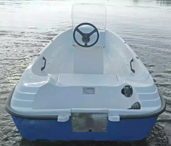 Стеклопластиковая лодка Пингвин с консолью (тримаран) в Арзамасе