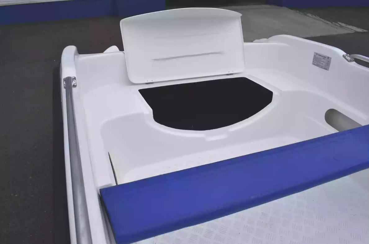 Стеклопластиковая лодка Пингвин New (тримаран) в Арзамасе