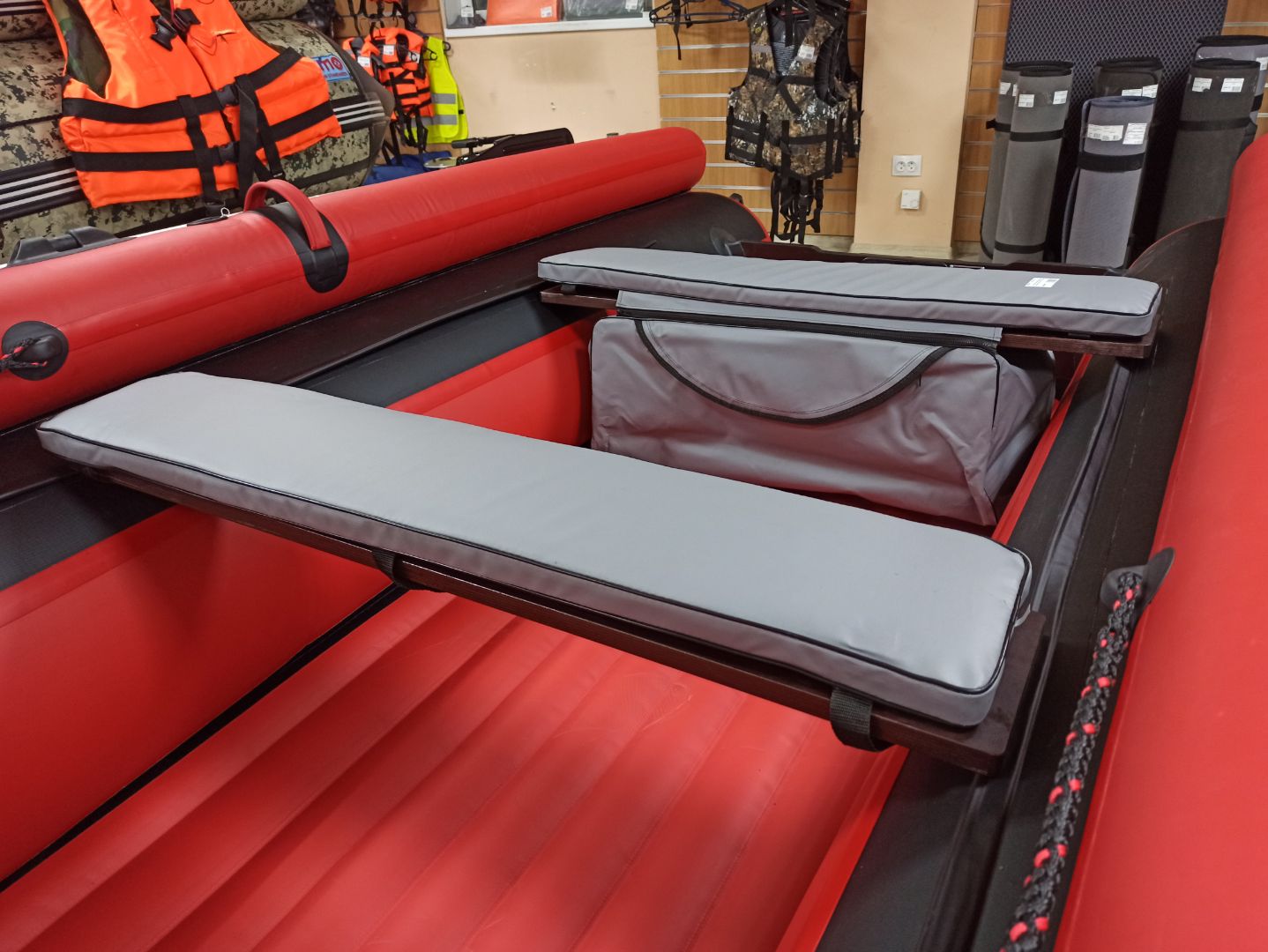 КОМПЛЕКТ МЯГКИХ НАКЛАДОК С СУМКОЙ ДЛЯ ЛОДОК 90Х20 СЕРЫЙ в Арзамасе