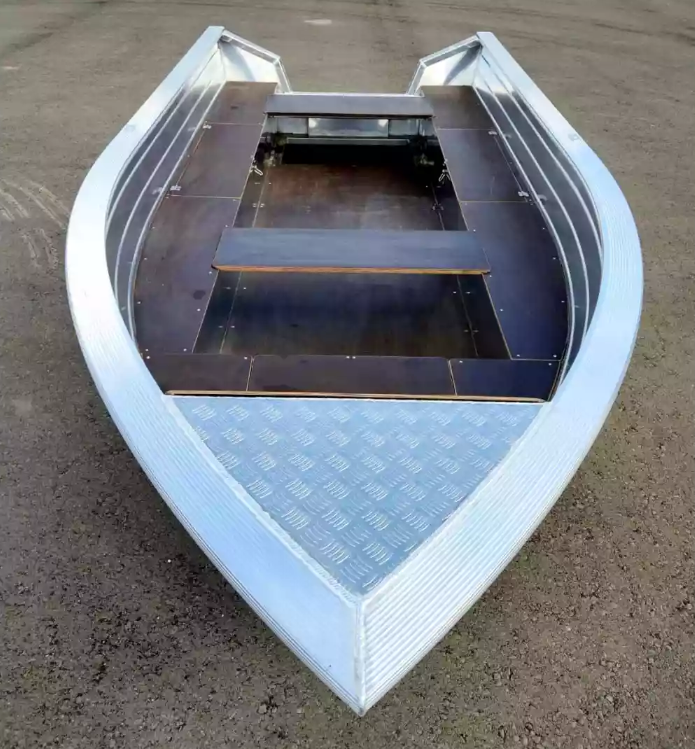 Алюминиевая лодка Неман-400 в Арзамасе