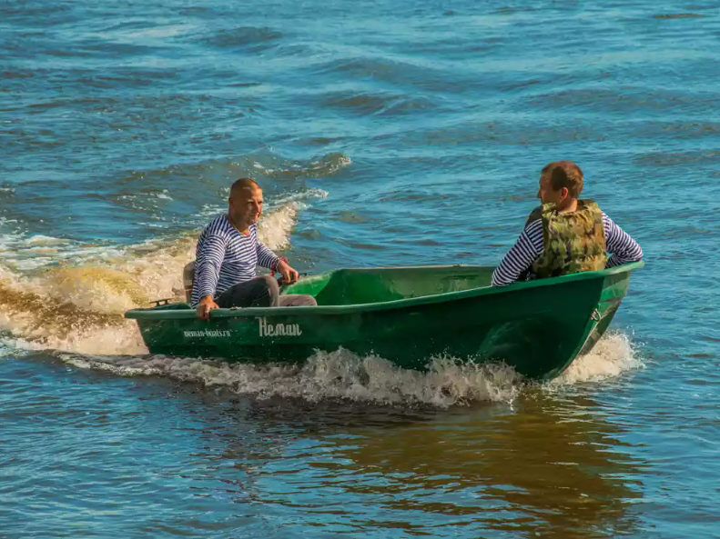 Стеклопластиковая лодка Neman-340 (тримаран) в Арзамасе