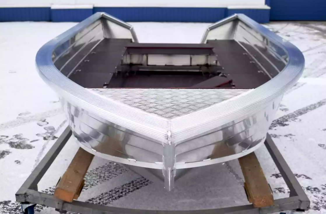 Алюминиевая лодка Неман-400 в Арзамасе