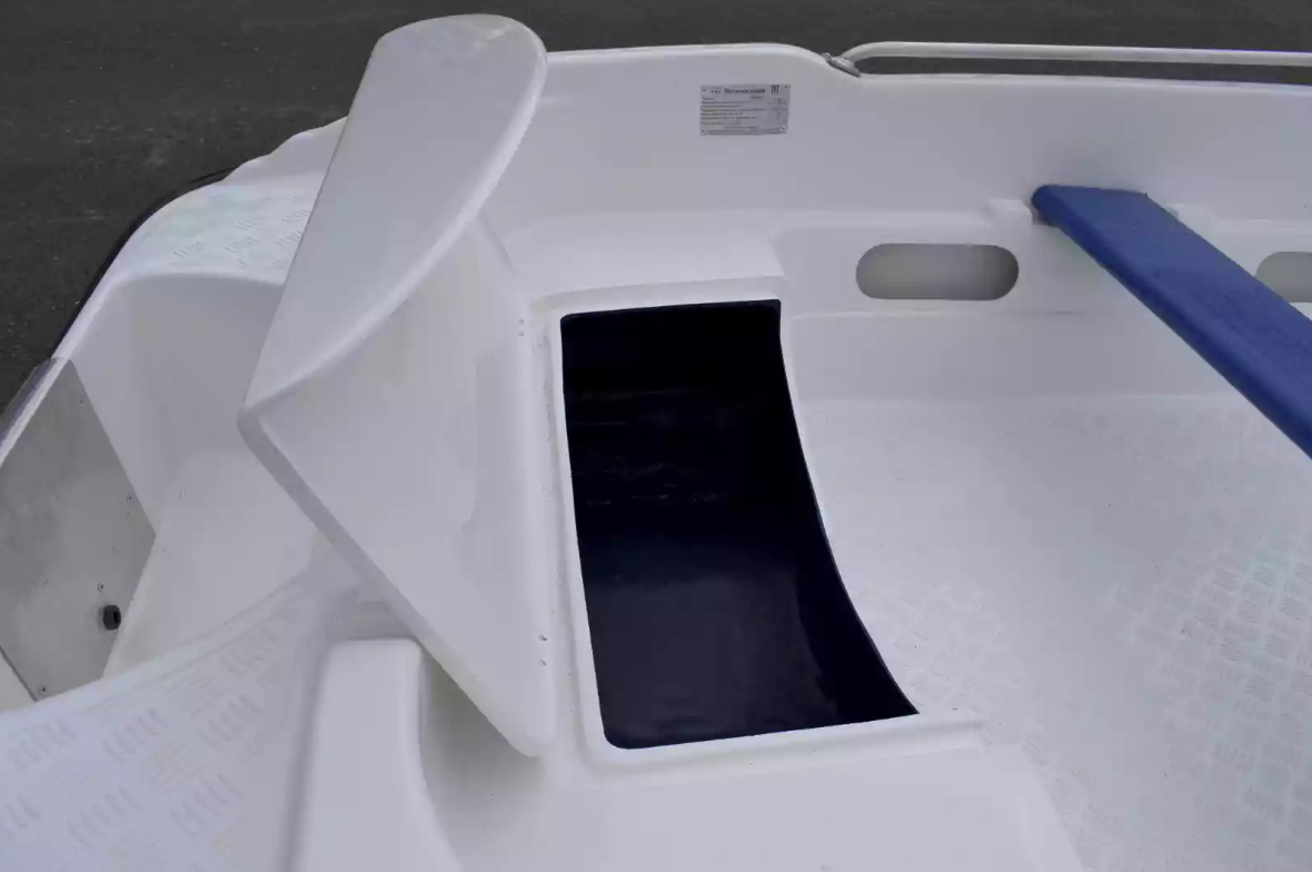 Стеклопластиковая лодка Пингвин New (тримаран) в Арзамасе