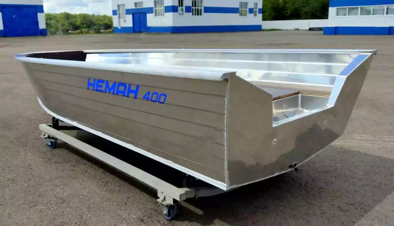 Алюминиевая лодка Неман-400 в Арзамасе
