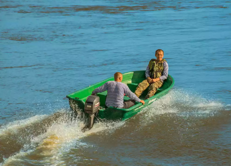 Стеклопластиковая лодка Neman-340 (тримаран) в Арзамасе