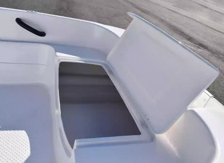 Стеклопластиковая лодка Пингвин (тримаран) в Арзамасе